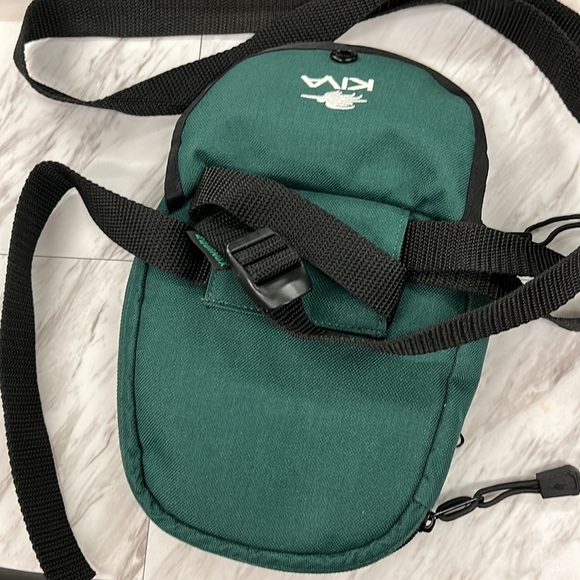 Kiva Designs Green & Black Travel Crossbody Shoulder Bag - Picture 7 of 7